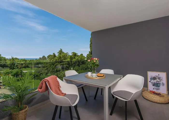 Residence-galant * Ρόβινι
